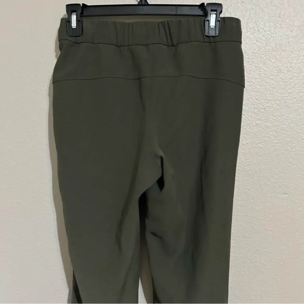 Lululemon On The Fly Dark Olive Green Athleisure Pull On Pants Women’s Size 4